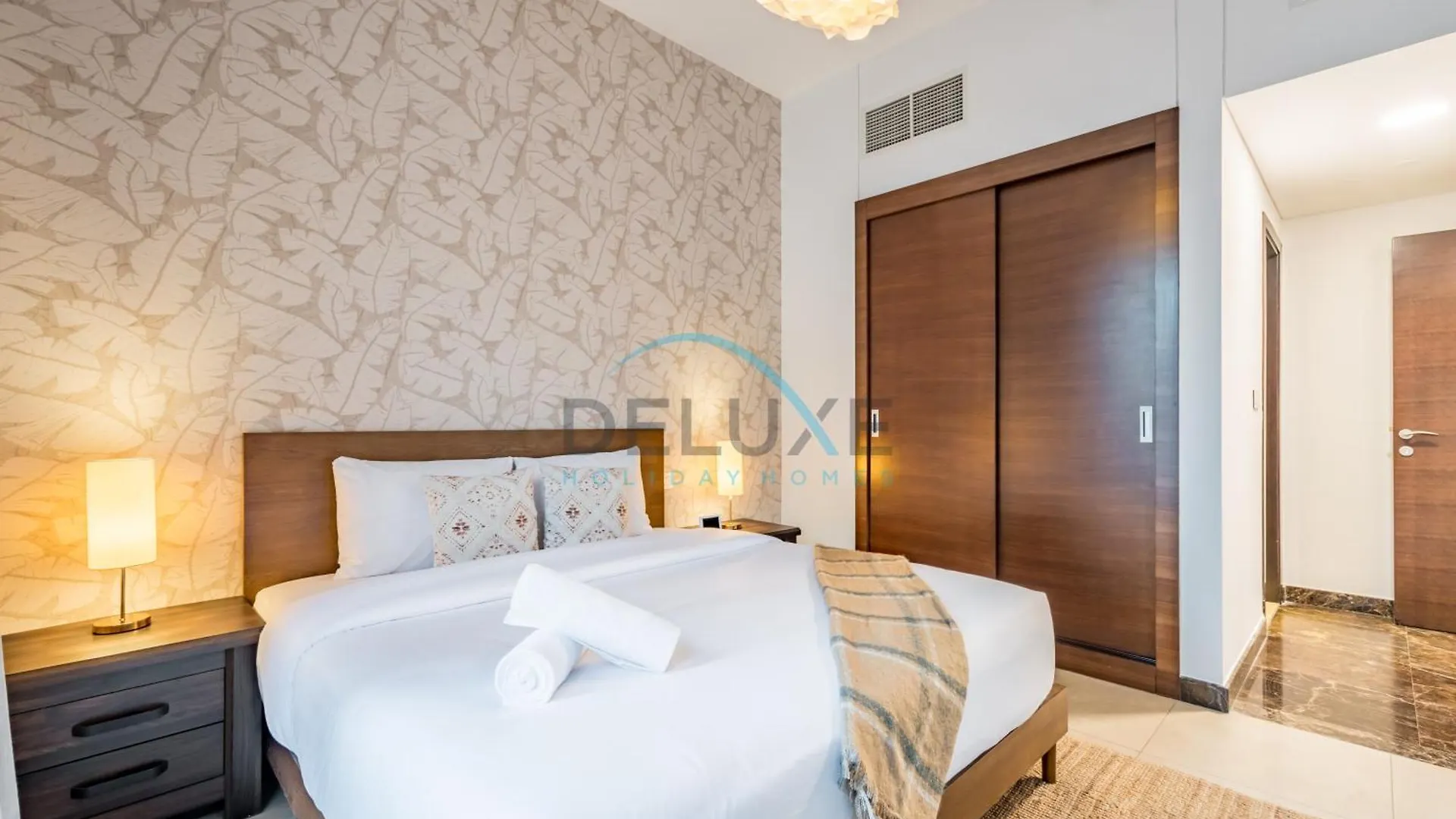 Cozy 1Br Getaway In Sparkle Tower 3, Dubai Marina Buy Deluxe Holiday Homes