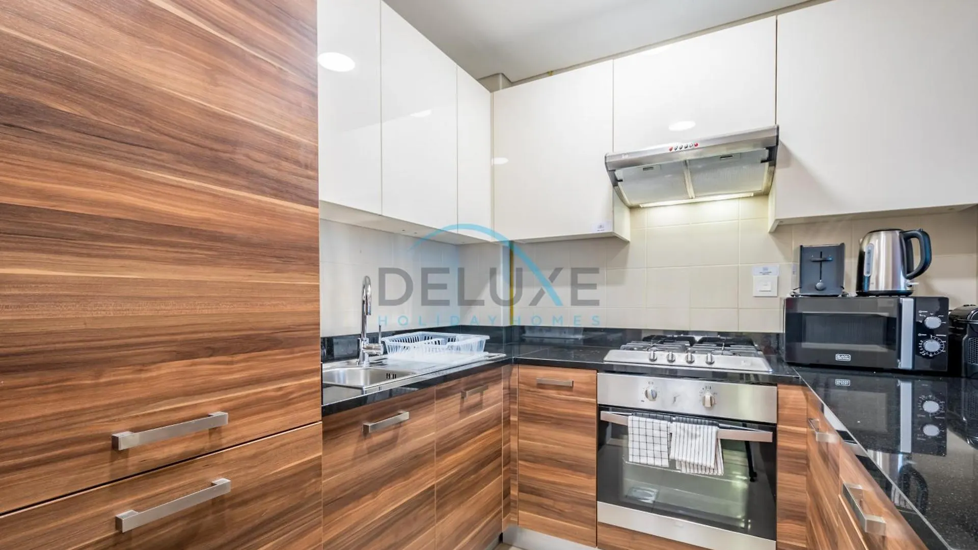 Cozy 1Br Getaway In Sparkle Tower 3, Dubai Marina Buy Deluxe Holiday Homes